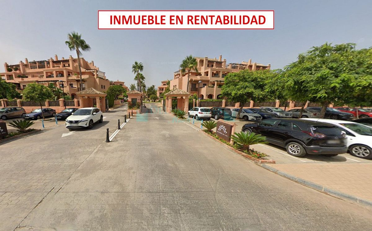 Apartamento en venta en Atalaya, Estepona