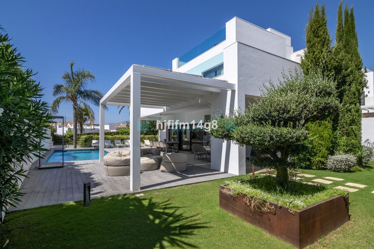 Villa for sale in San Pedro de Alcantara