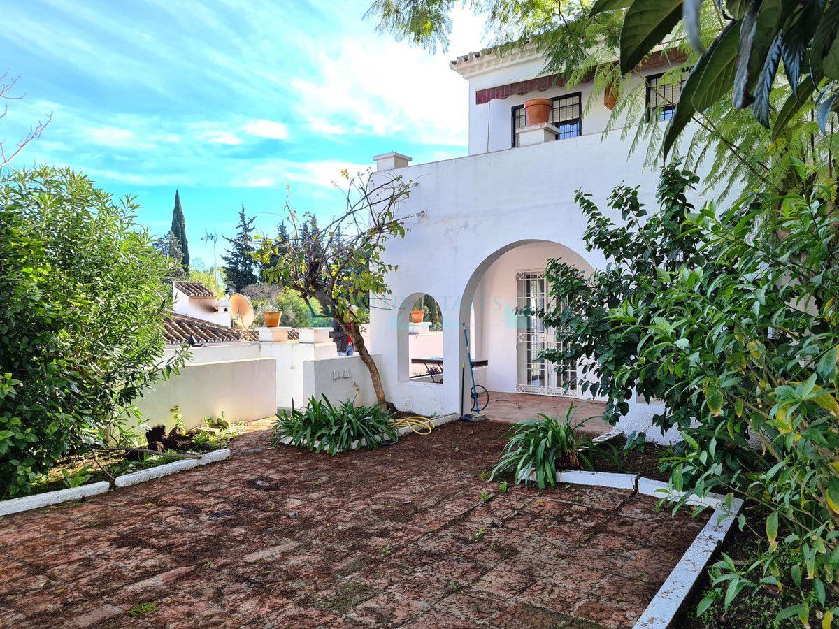 Villa Pareada en venta en Nagüeles, Marbella Golden Mile