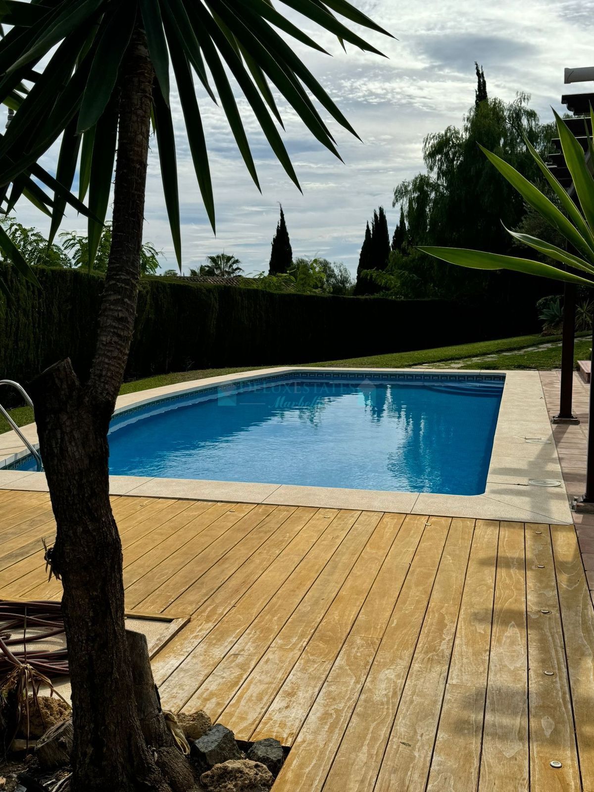 Villa for sale in Benahavis