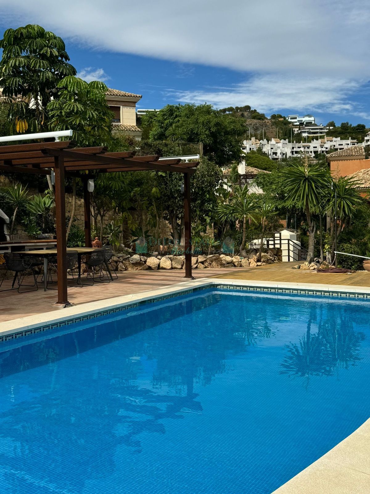 Villa for sale in Benahavis