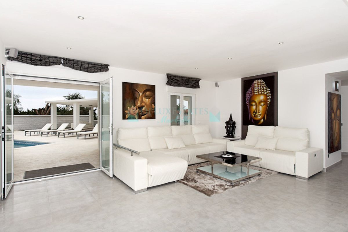 Villa for rent in Marbesa, Marbella East