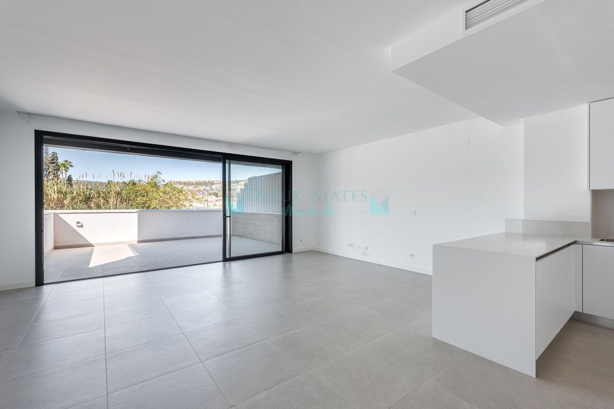 Villa Pareada en venta en Atalaya, Estepona