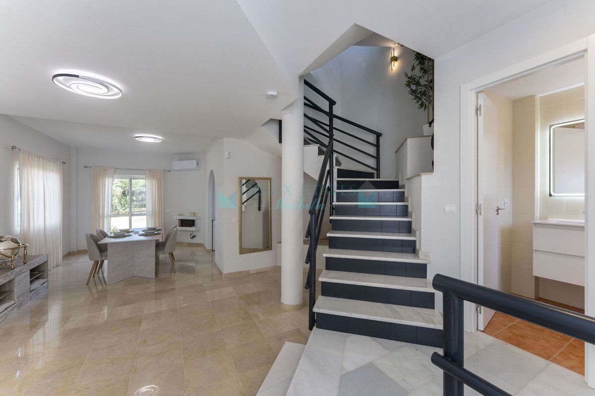 Semi Detached Villa for sale in Cabopino, Marbella East