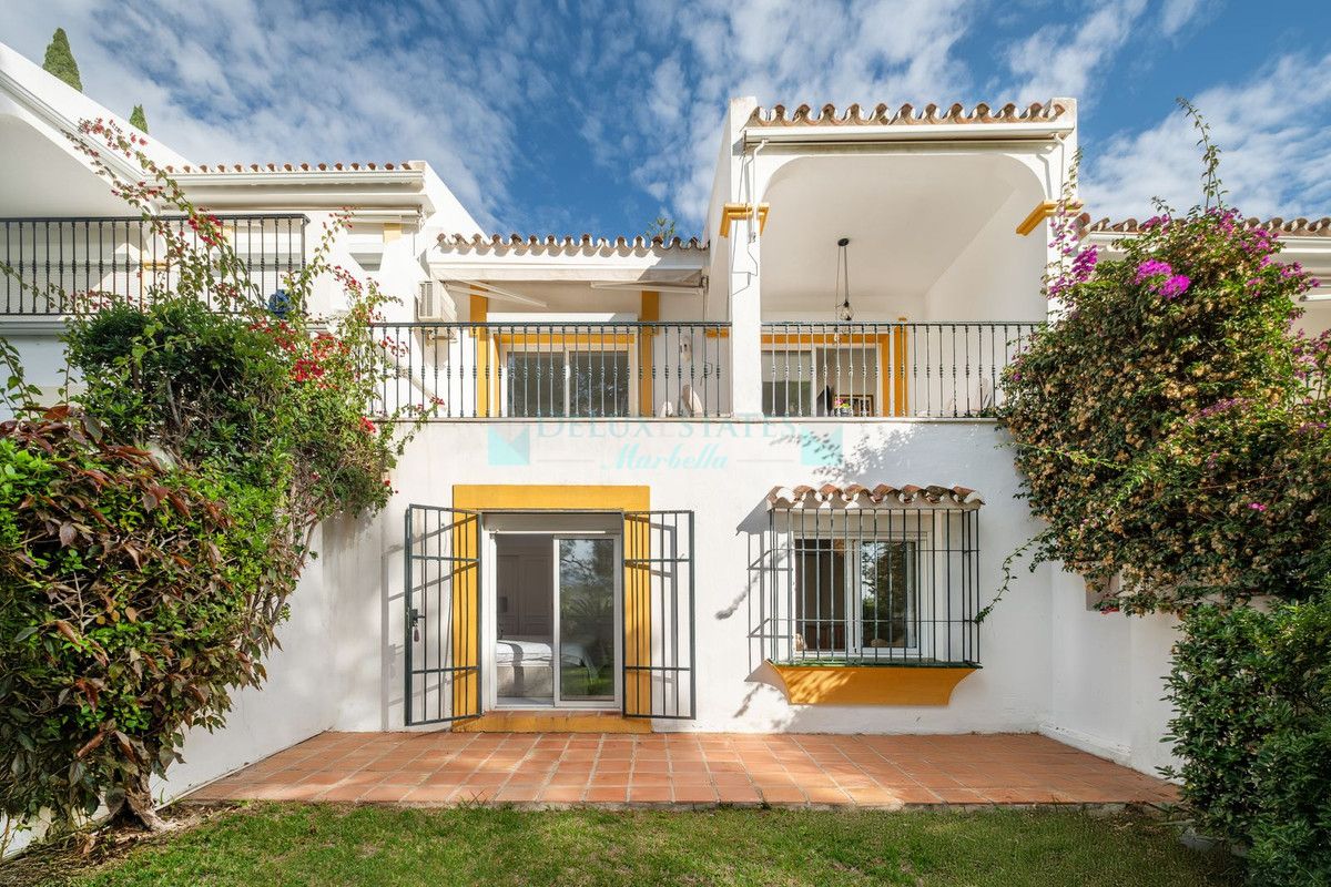 Town House for sale in Nueva Andalucia