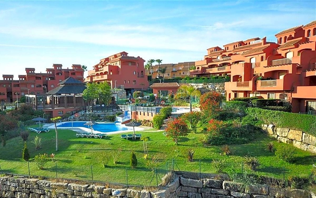 Ground Floor Apartment for sale in Estepona