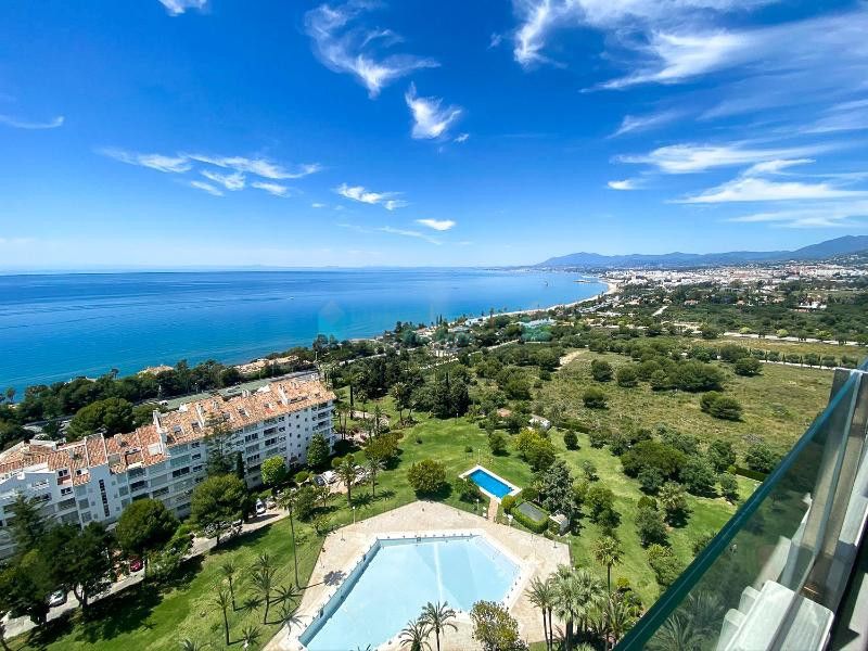 Apartamento en alquiler en Rio Real, Marbella Este