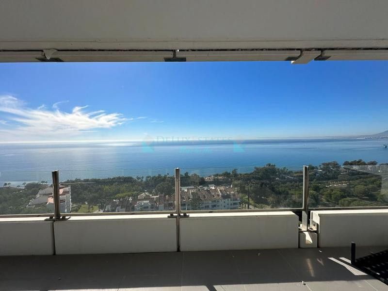 Apartamento en alquiler en Rio Real, Marbella Este