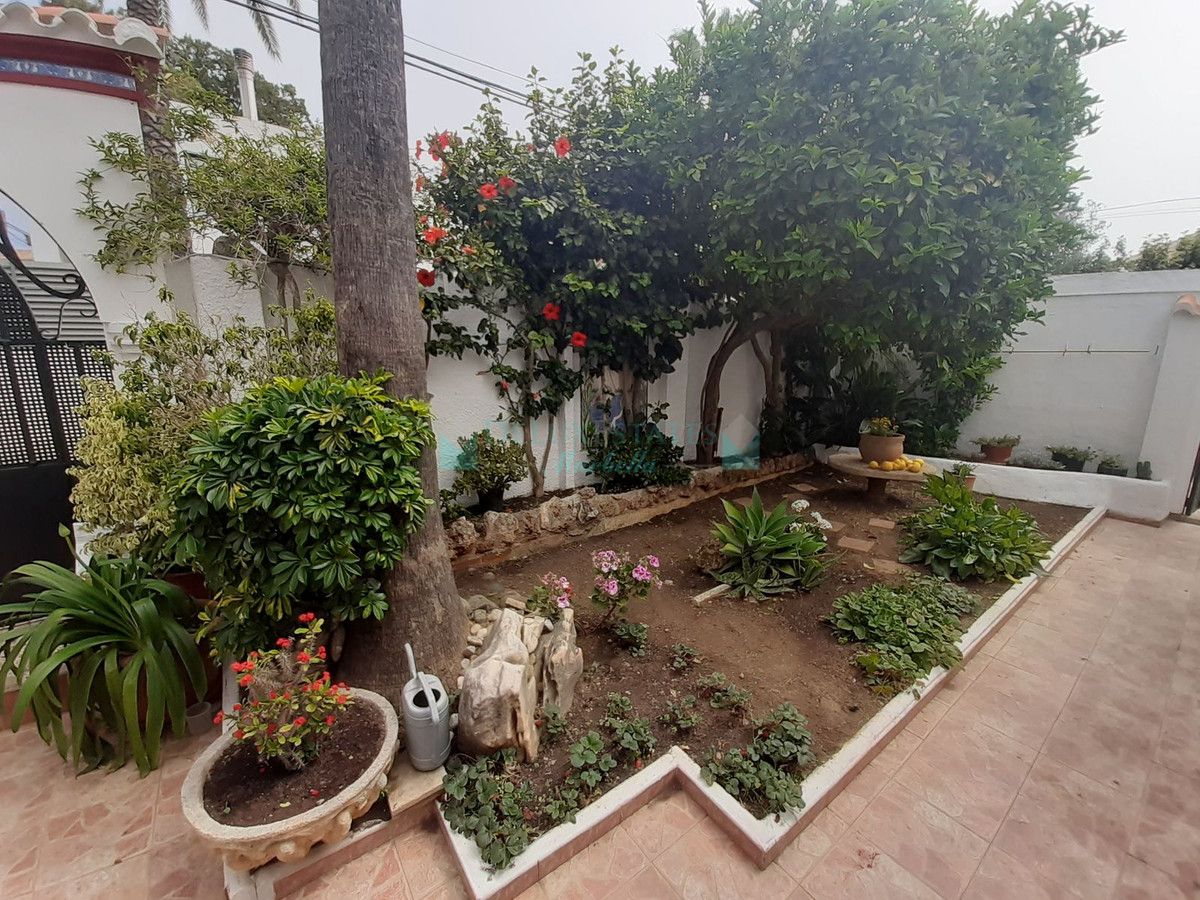 Semi Detached Villa for sale in El Rosario, Marbella East