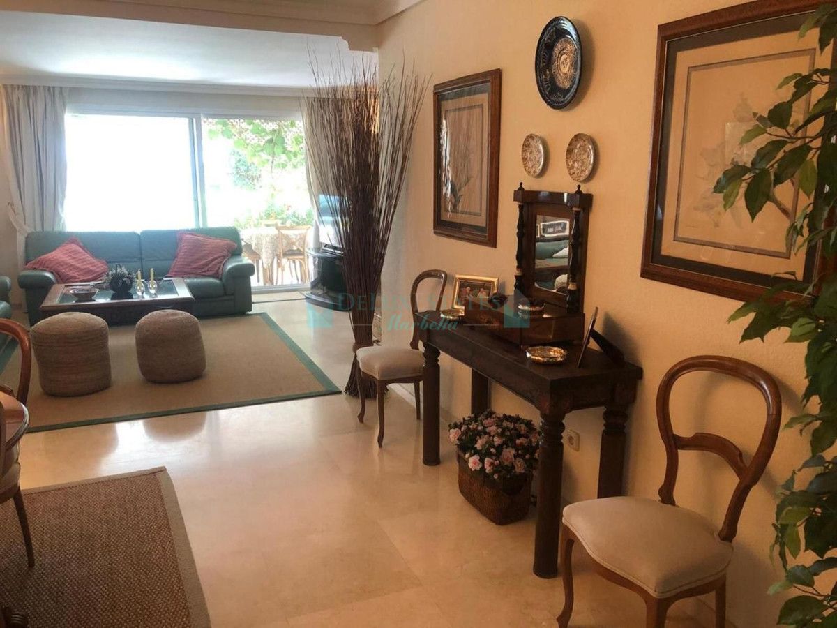 Ground Floor Apartment for sale in Estepona