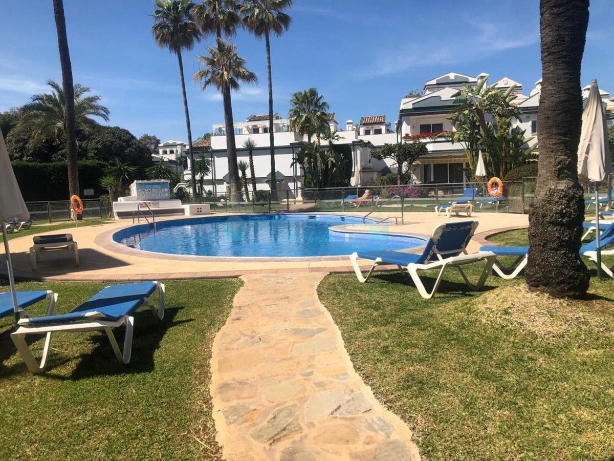 Ground Floor Apartment for sale in Estepona