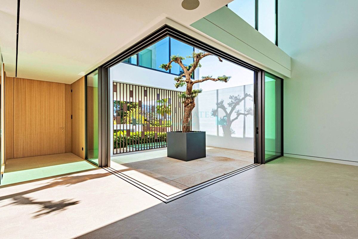 Villa Pareada en venta en Marbella Golden Mile