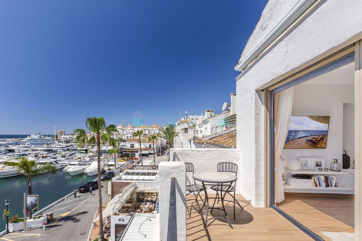 Penthouse for sale in Marbella - Puerto Banus