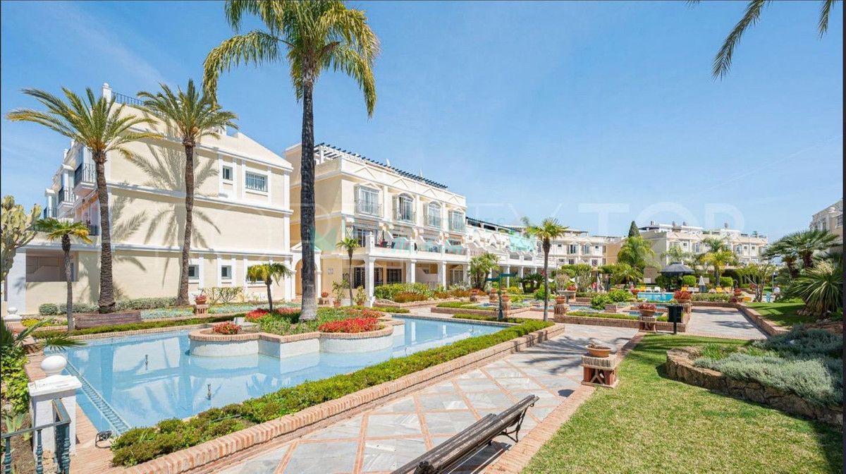 Villa for rent in Nueva Andalucia