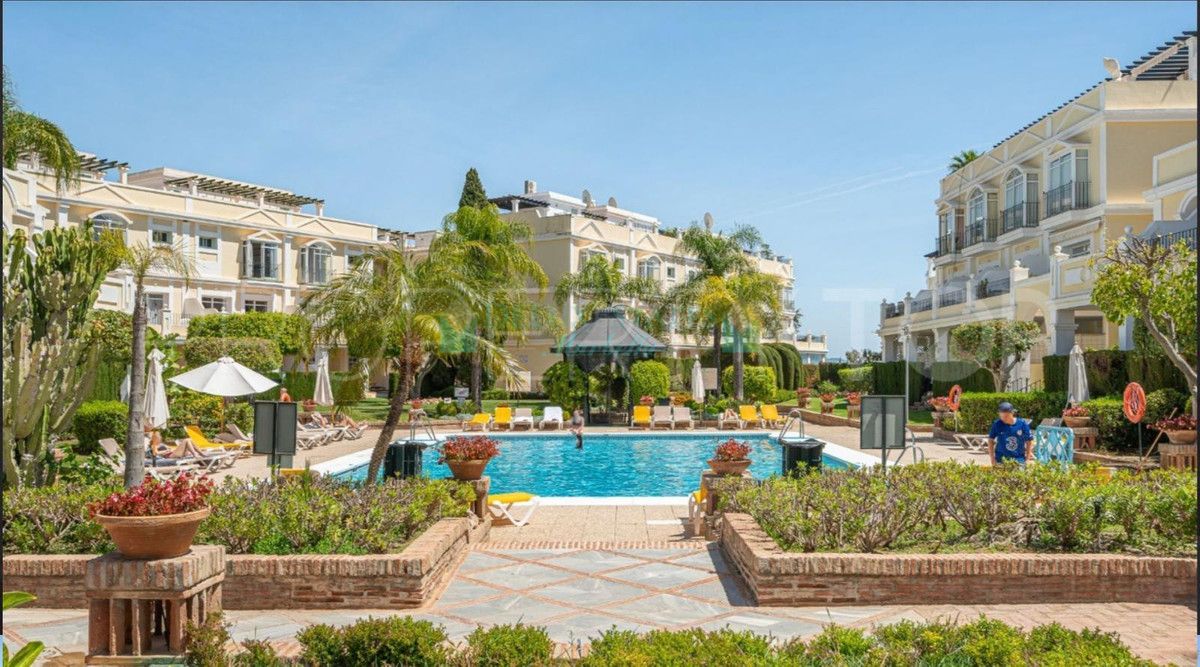Villa for rent in Nueva Andalucia