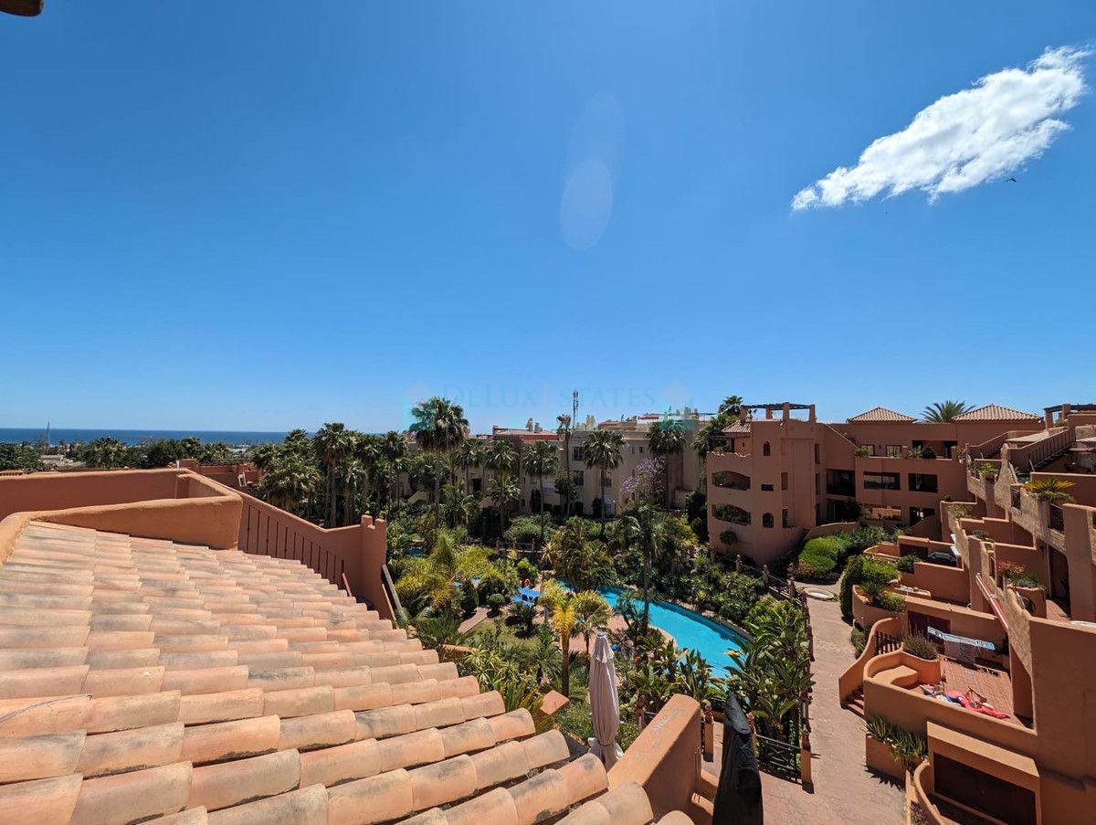 Penthouse for sale in Benahavis