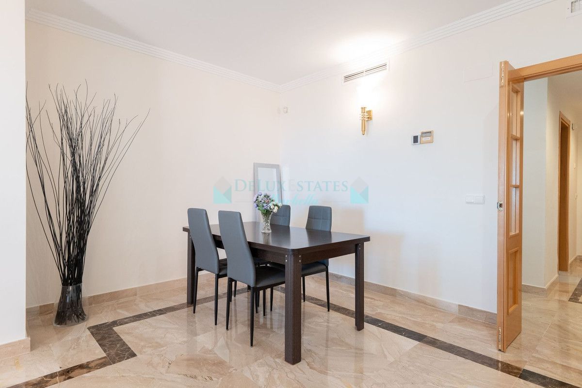 Apartment for rent in New Golden Mile, Estepona