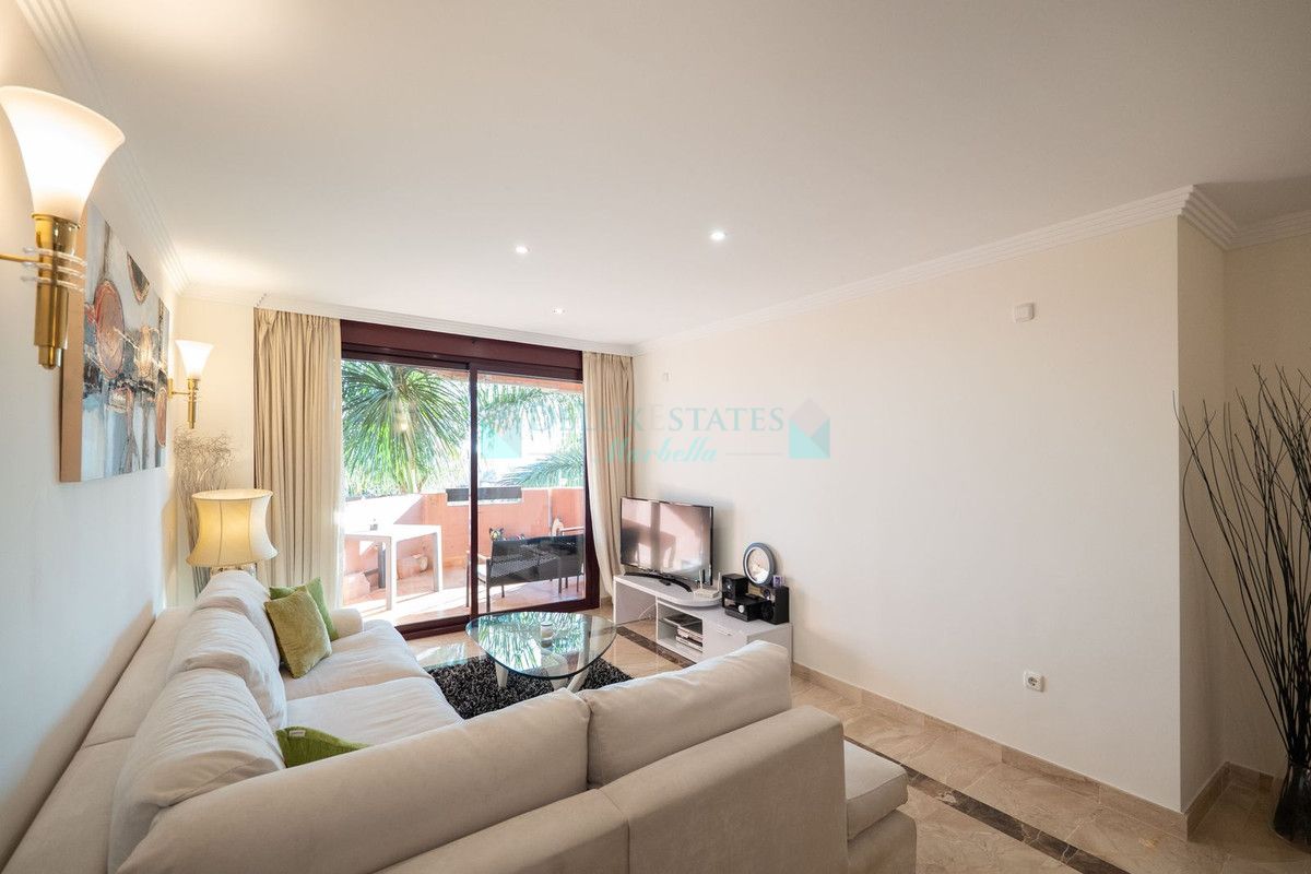 Apartment for rent in New Golden Mile, Estepona