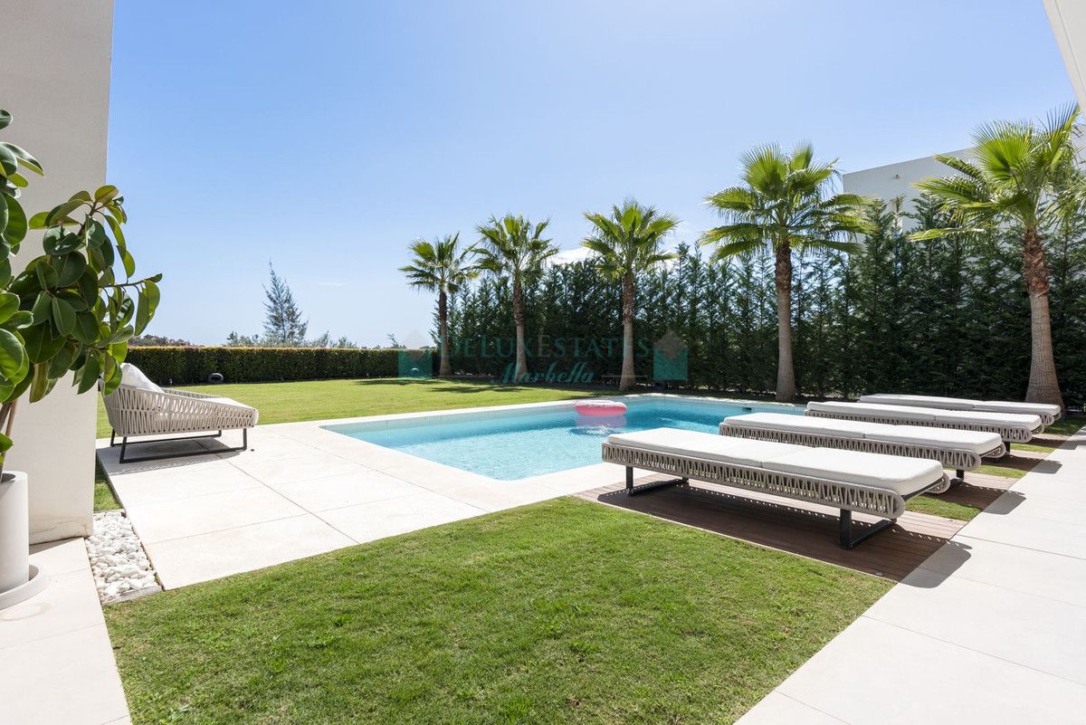 Villa for rent in Santa Clara, Marbella East