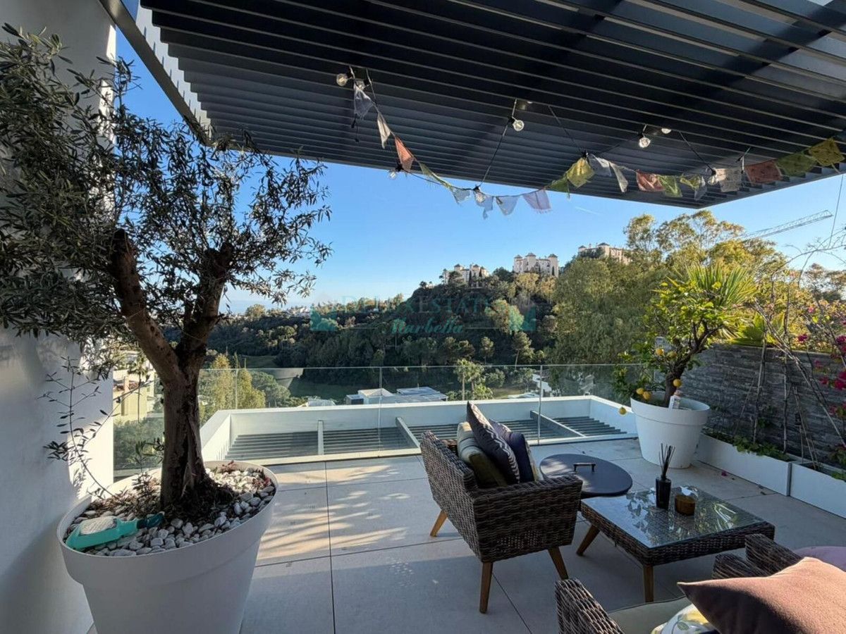 Apartment for sale in Benahavis