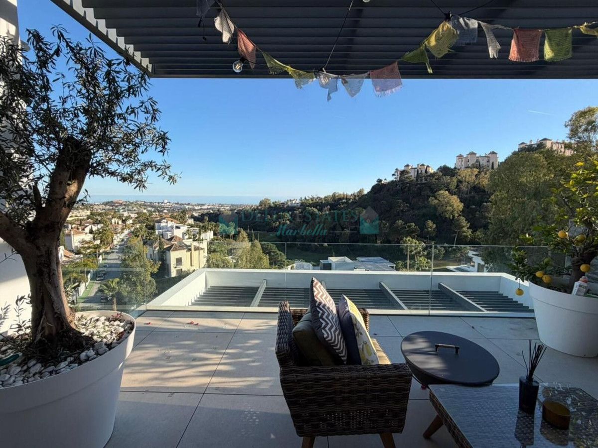 Apartment for sale in Benahavis