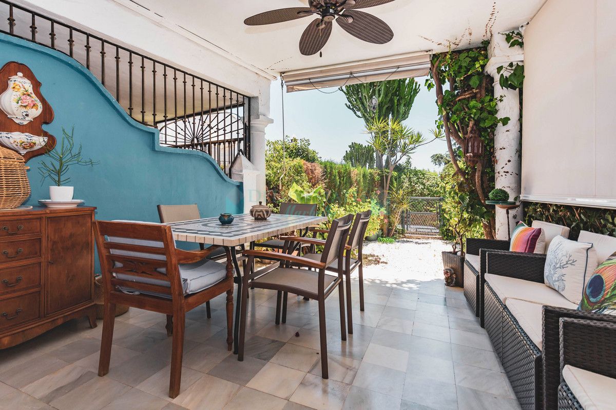 Villa Pareada en venta en Marbella Golden Mile