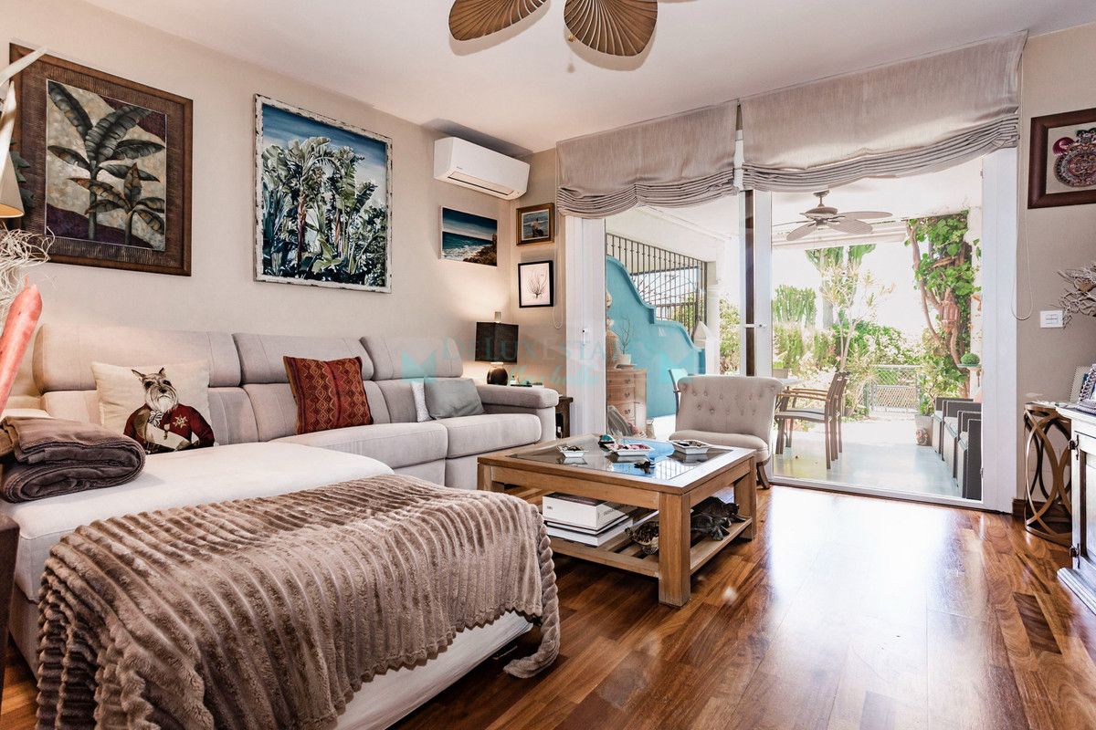 Villa Pareada en venta en Marbella Golden Mile