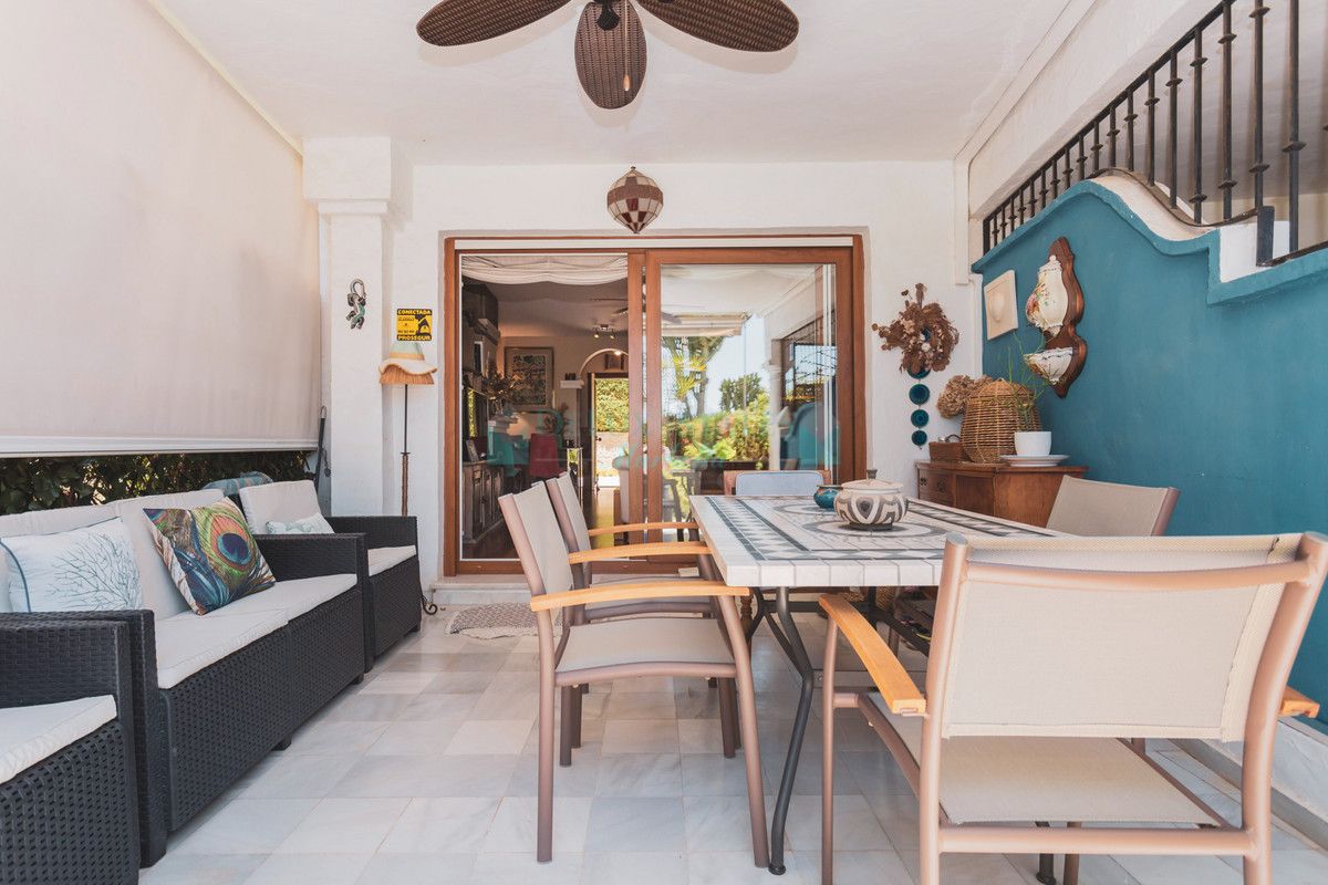 Villa Pareada en venta en Marbella Golden Mile