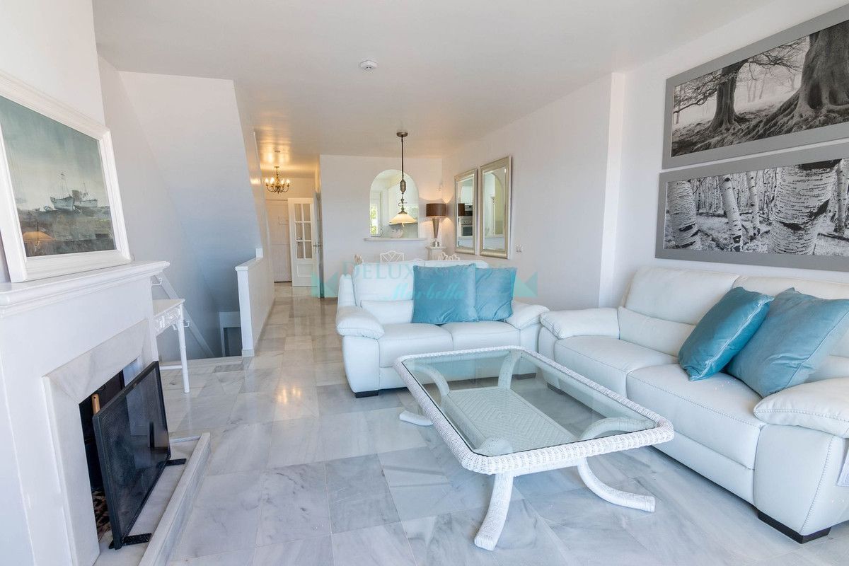 Town House for sale in Estepona