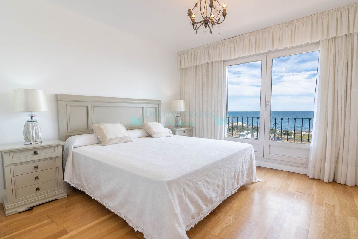 Town House for sale in Estepona