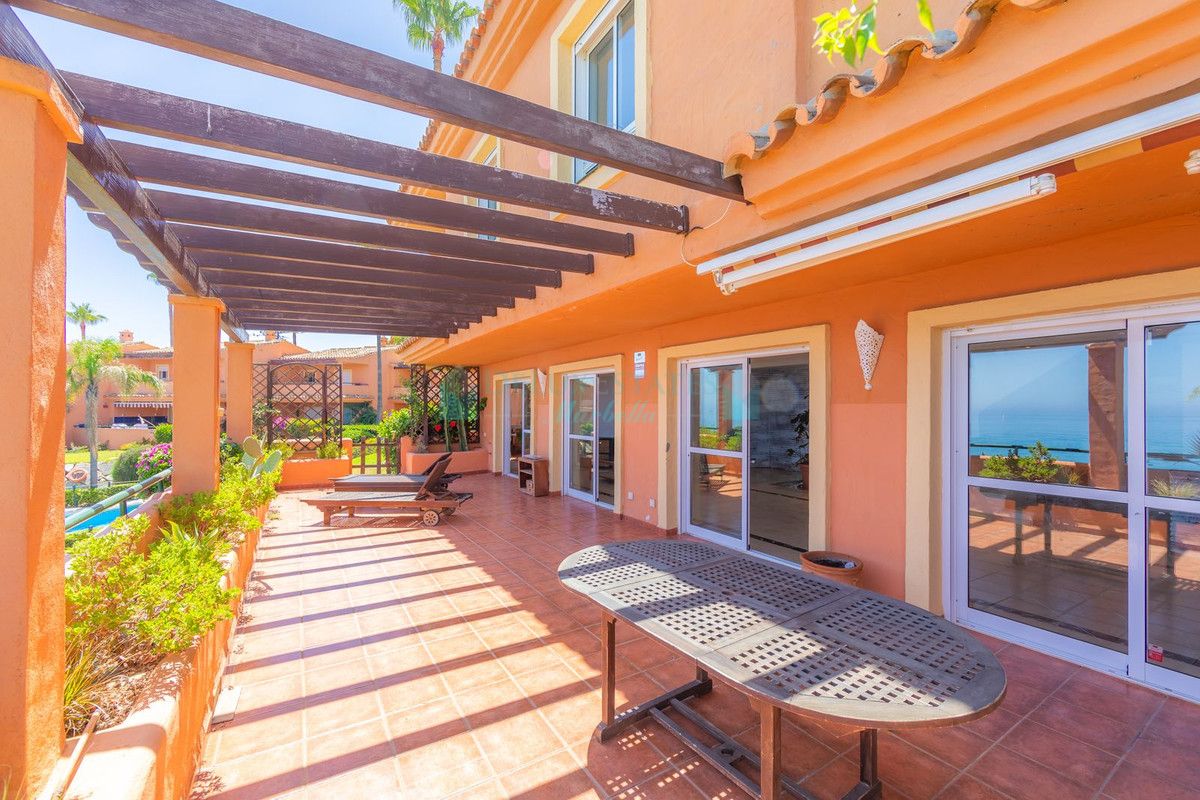 Town House for sale in Estepona