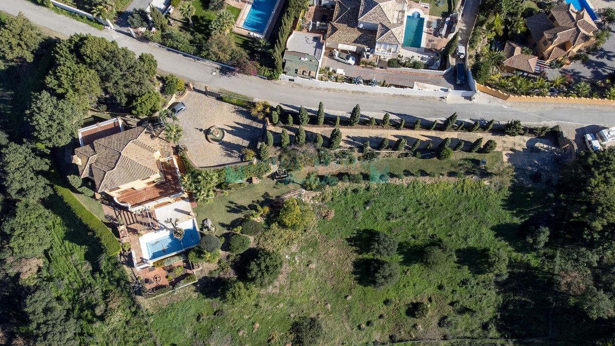 Finca for sale in Estepona