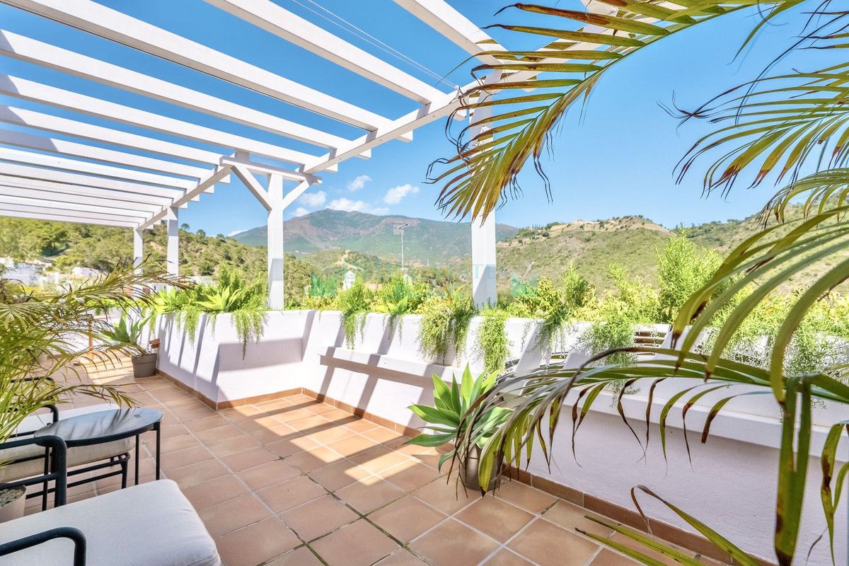 Penthouse for sale in Benahavis