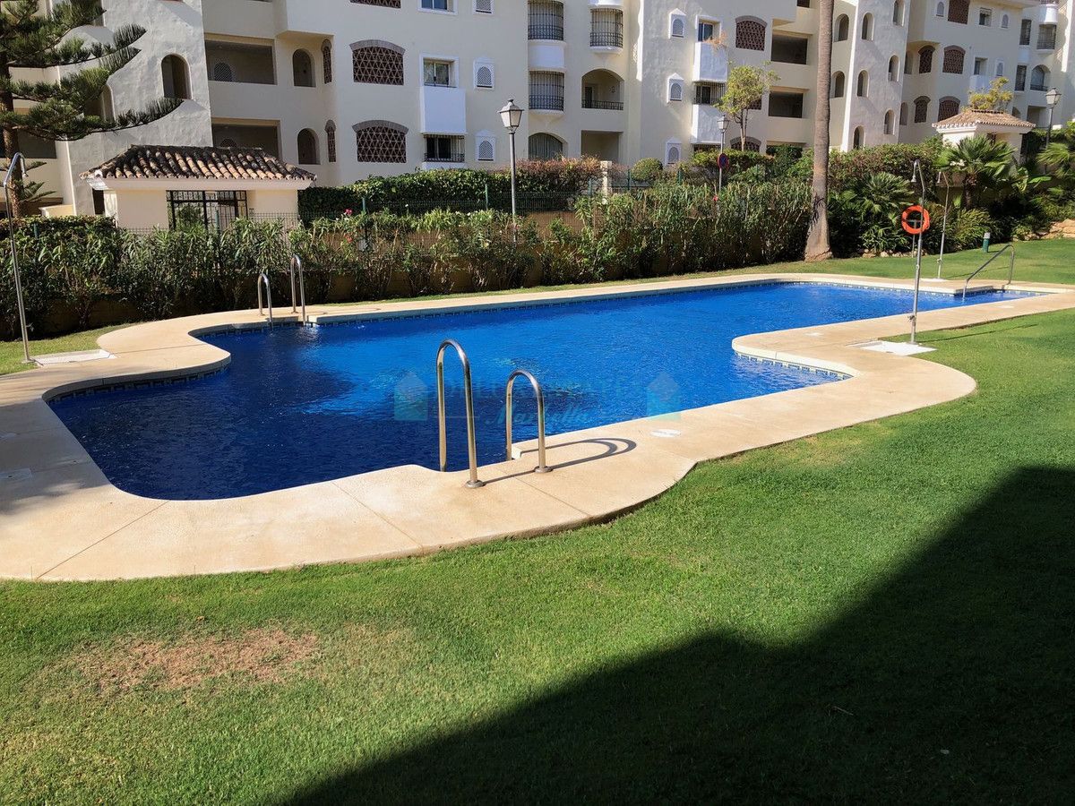 Apartamento Planta Baja en alquiler en Elviria, Marbella Este