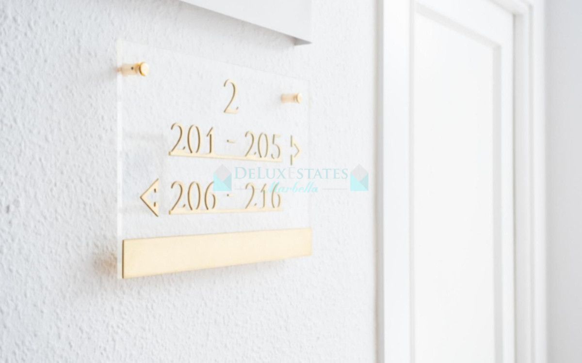 Hotel for sale in Estepona