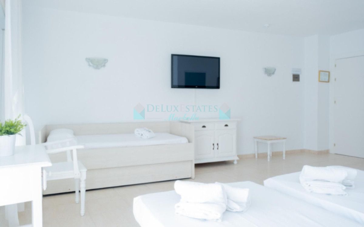 Hotel for sale in Estepona