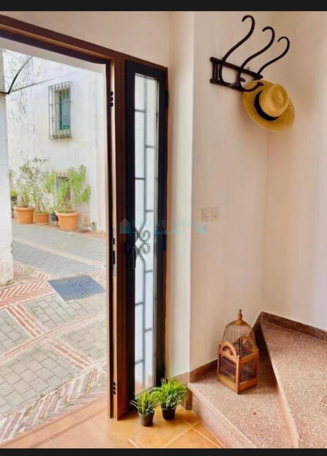 Town House for sale in Istan