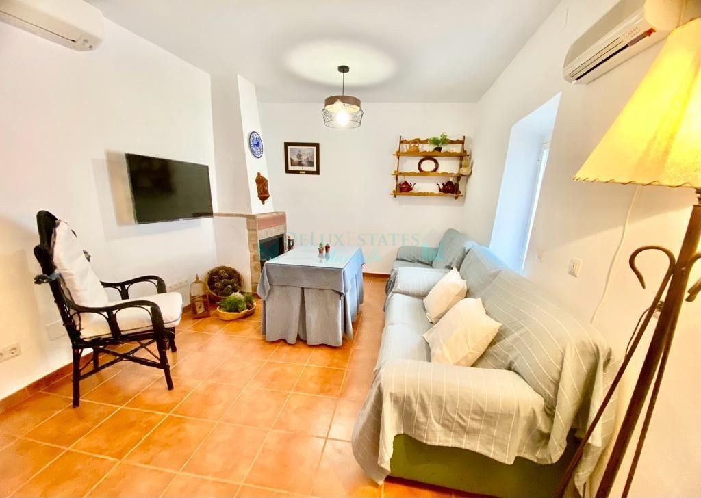 Town House for sale in Istan