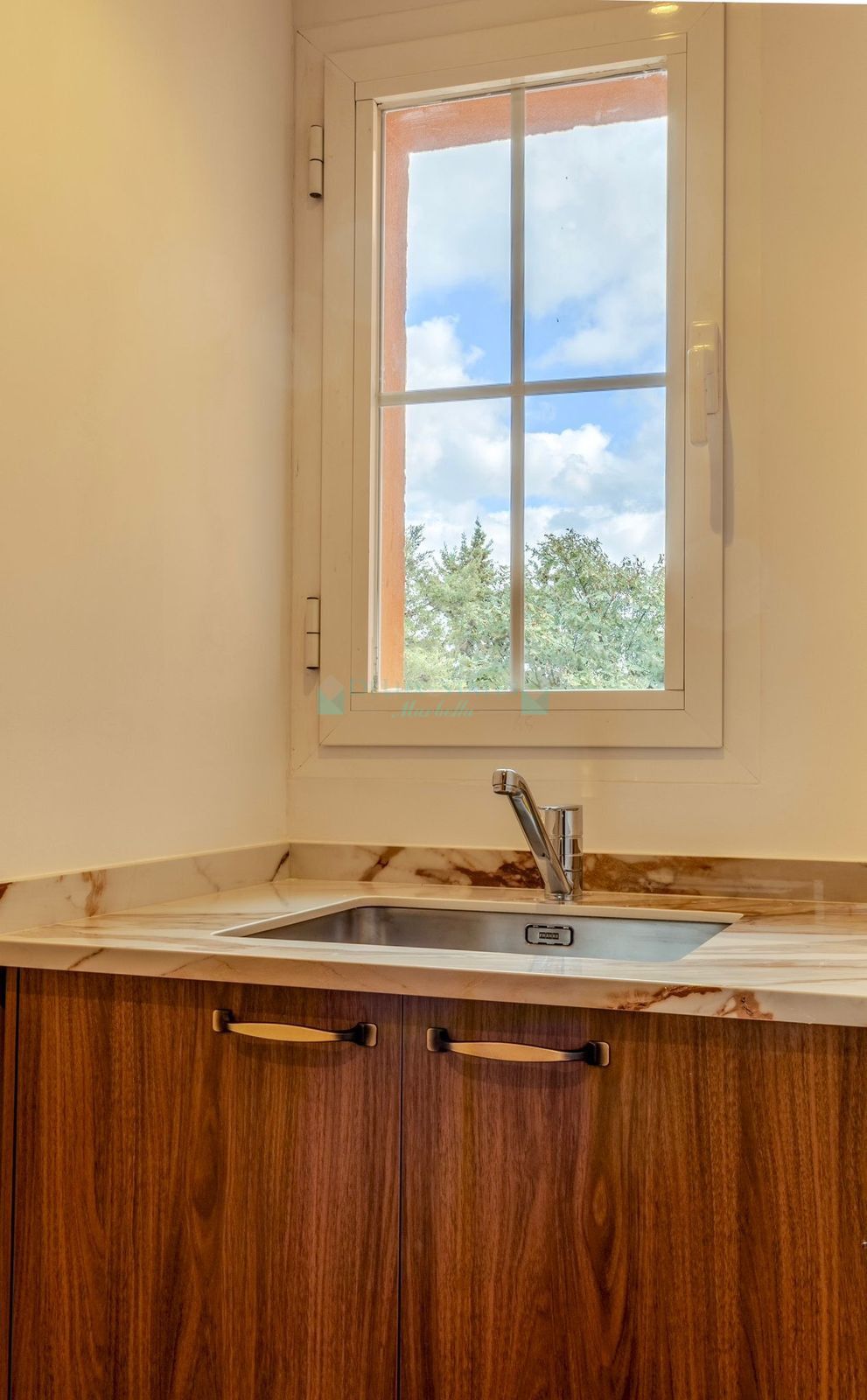 Apartment for rent in Nueva Andalucia