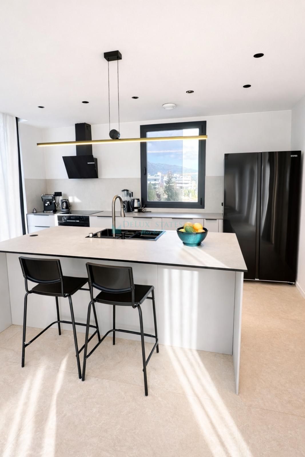 Villa for sale in Nueva Andalucia