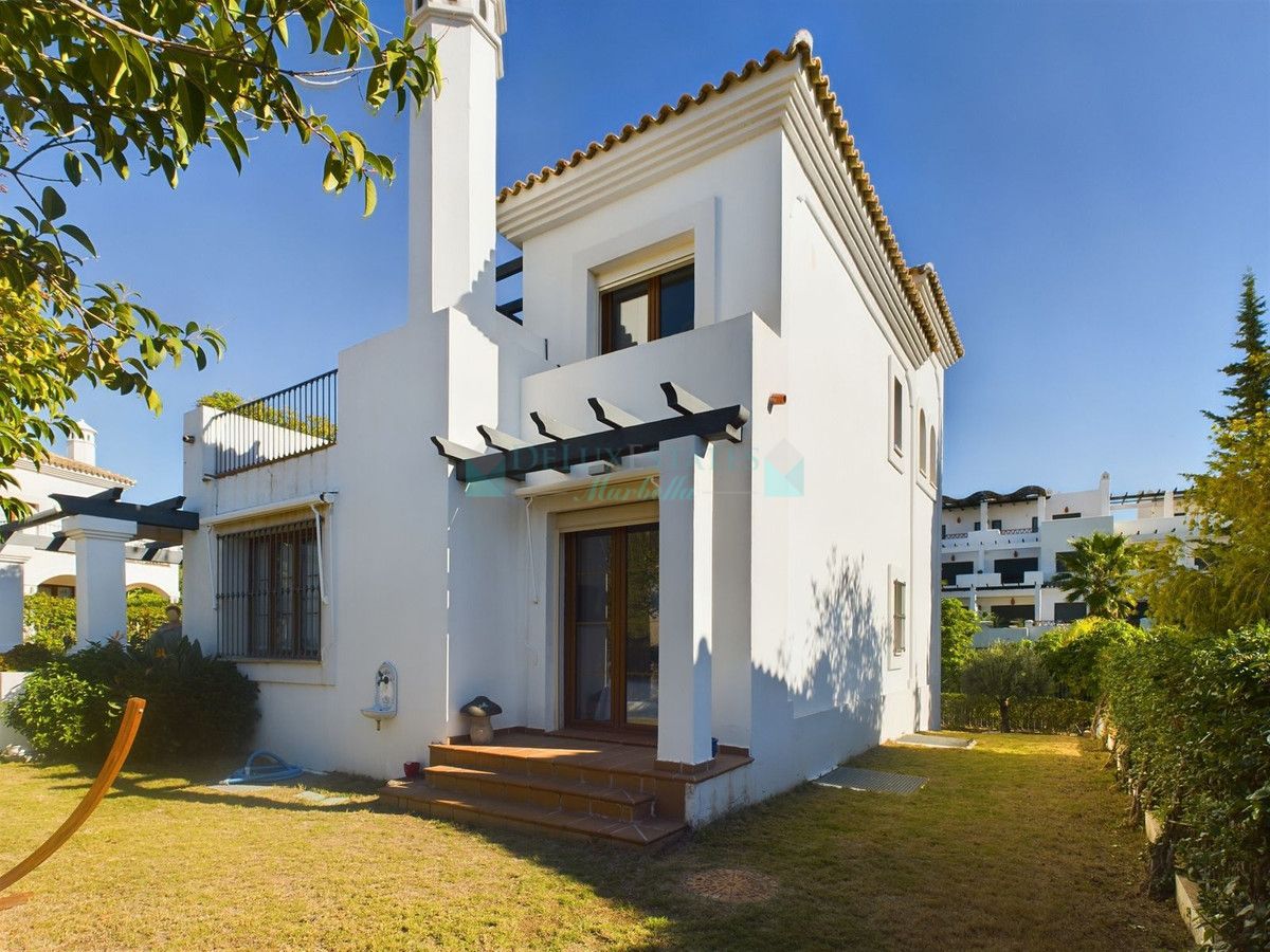 Villa for sale in Estepona