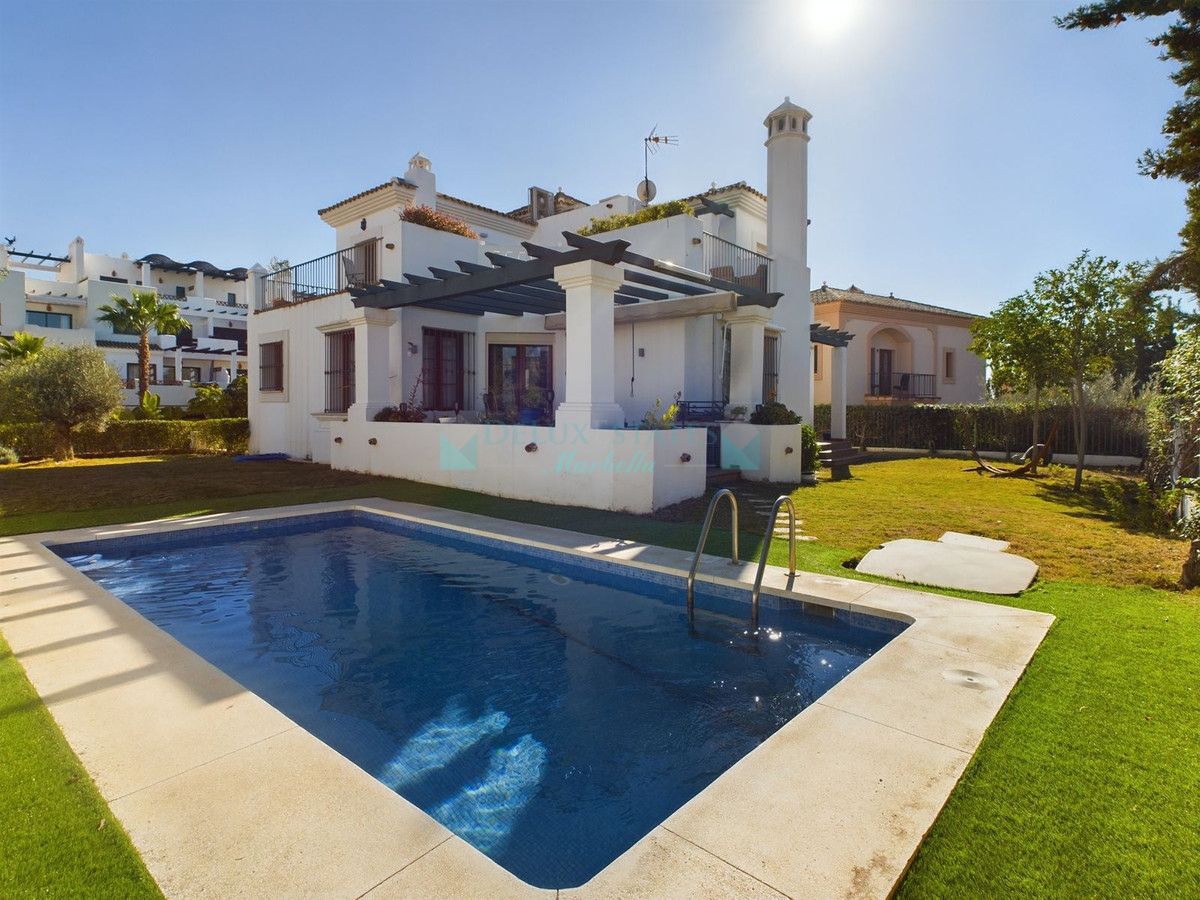 Villa for sale in Estepona