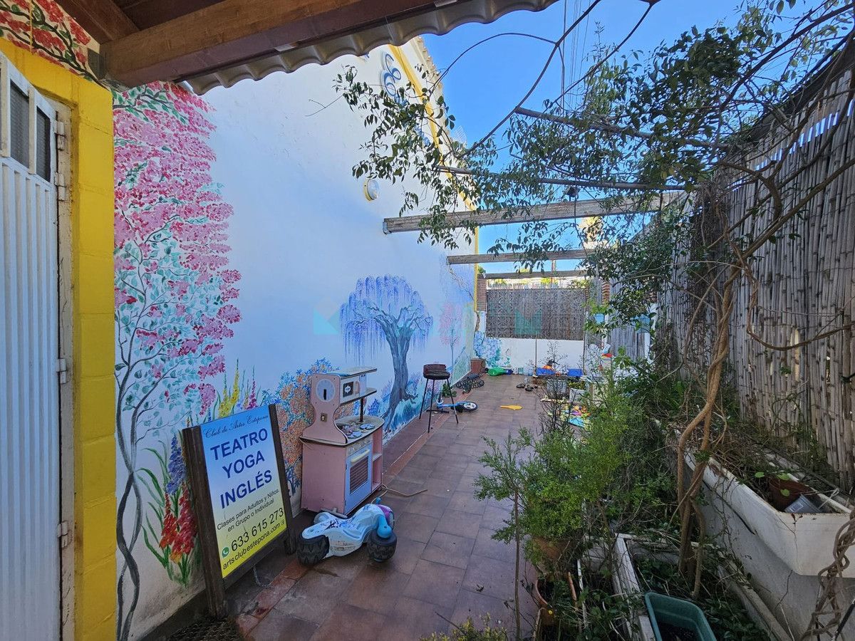 Business for sale in Estepona