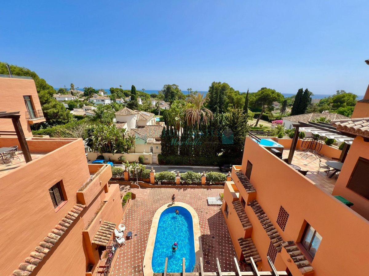 Penthouse for sale in Estepona