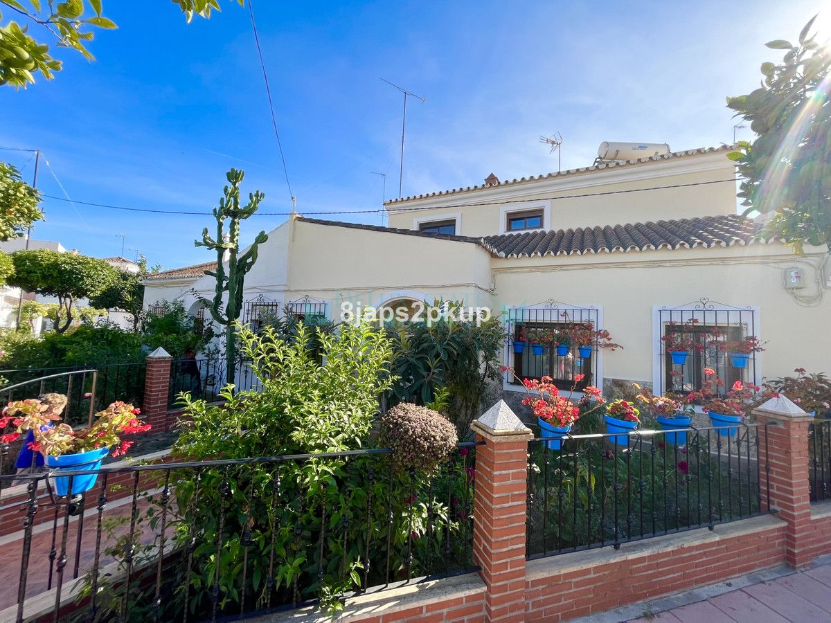 Town House for sale in Estepona