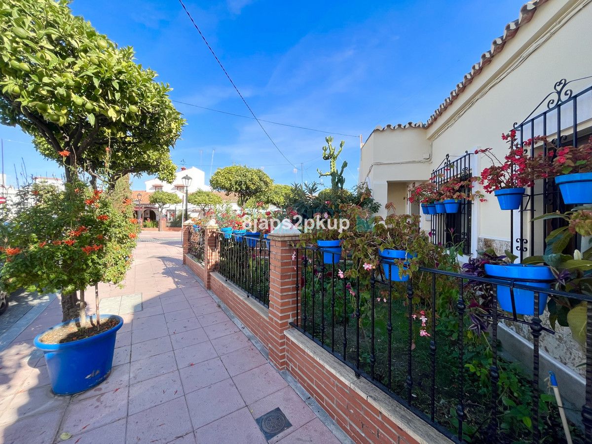 Town House for sale in Estepona