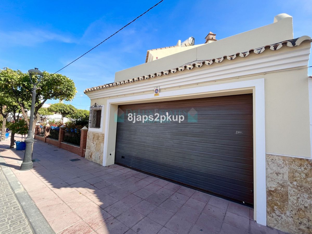 Town House for sale in Estepona