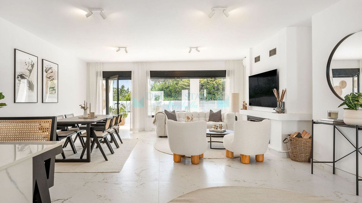 Villa for sale in Elviria, Marbella East