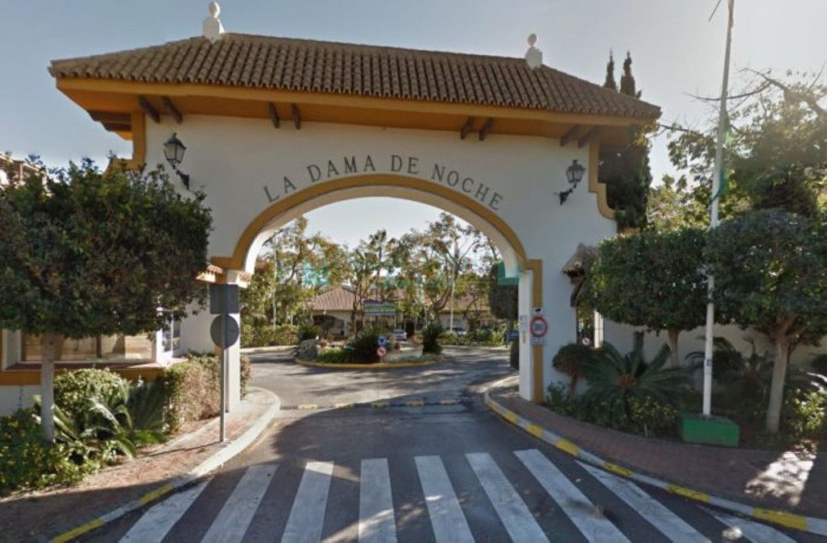 Apartment for sale in Nueva Andalucia