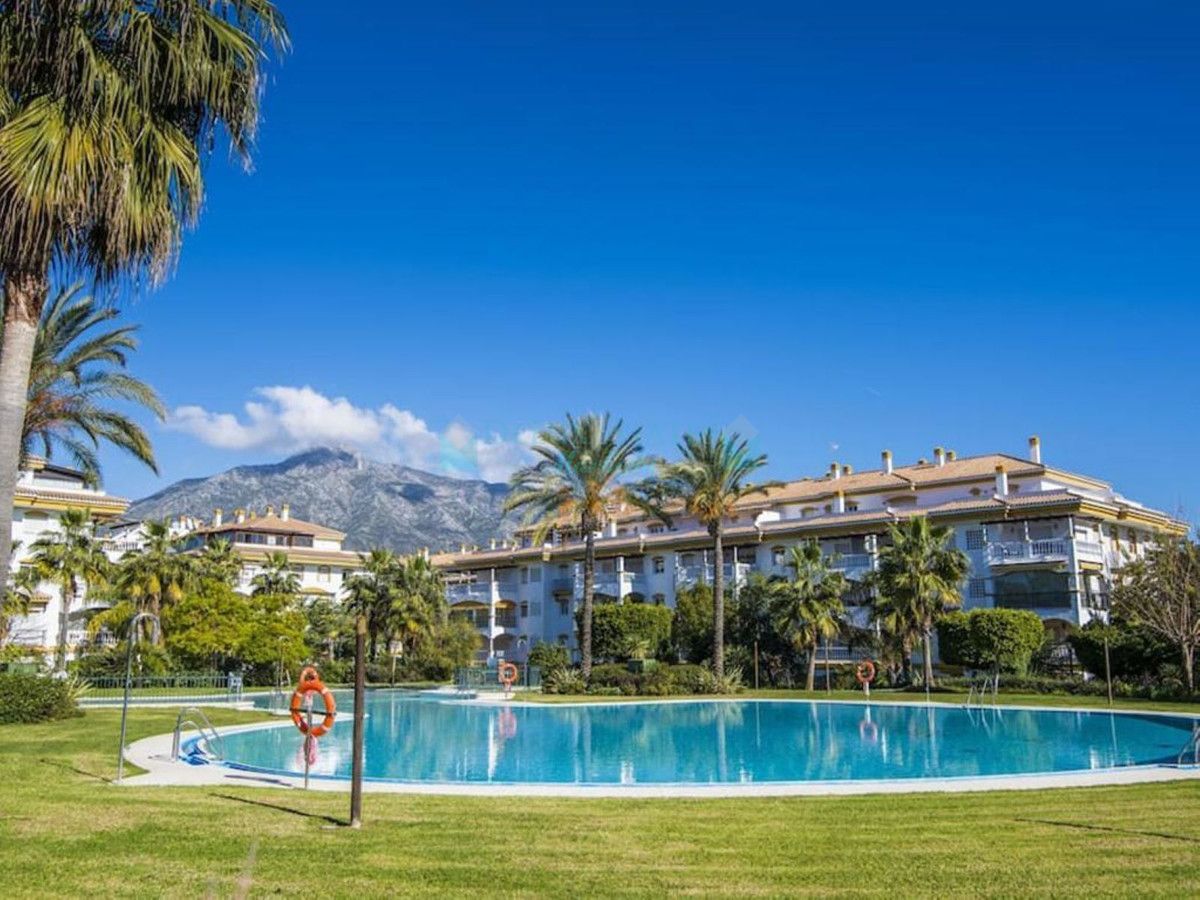 Apartment for sale in Nueva Andalucia